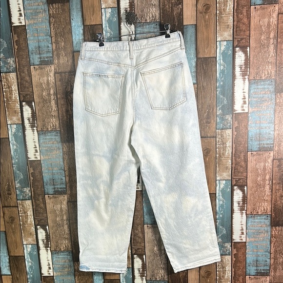 Universal Thread Light Blue bleached Jeans - Picture 11 of 14